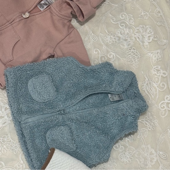 Carter's Pink and Blue Vests with Soft Material and High Collar - Bundle Deal - Picture 4 of 8
